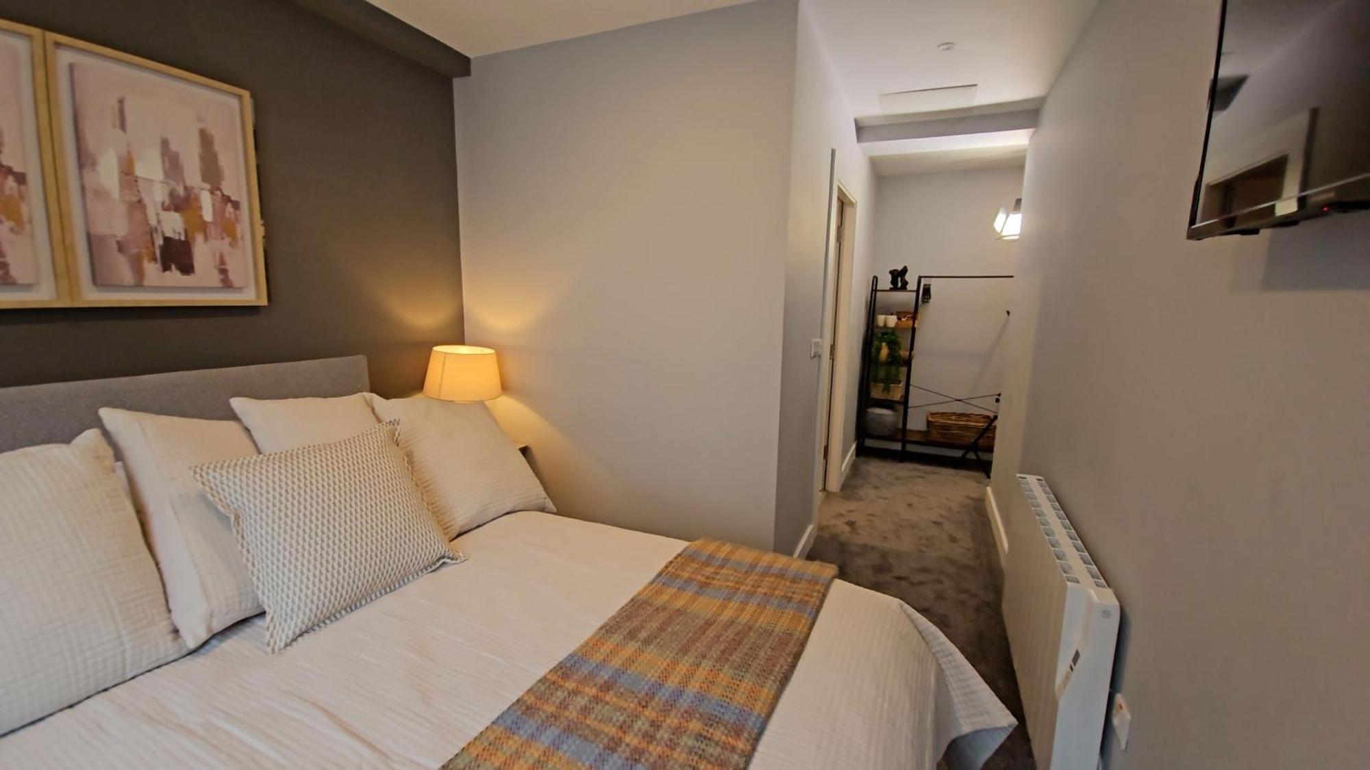 Madison House Aparthotel Galway Exteriör bild